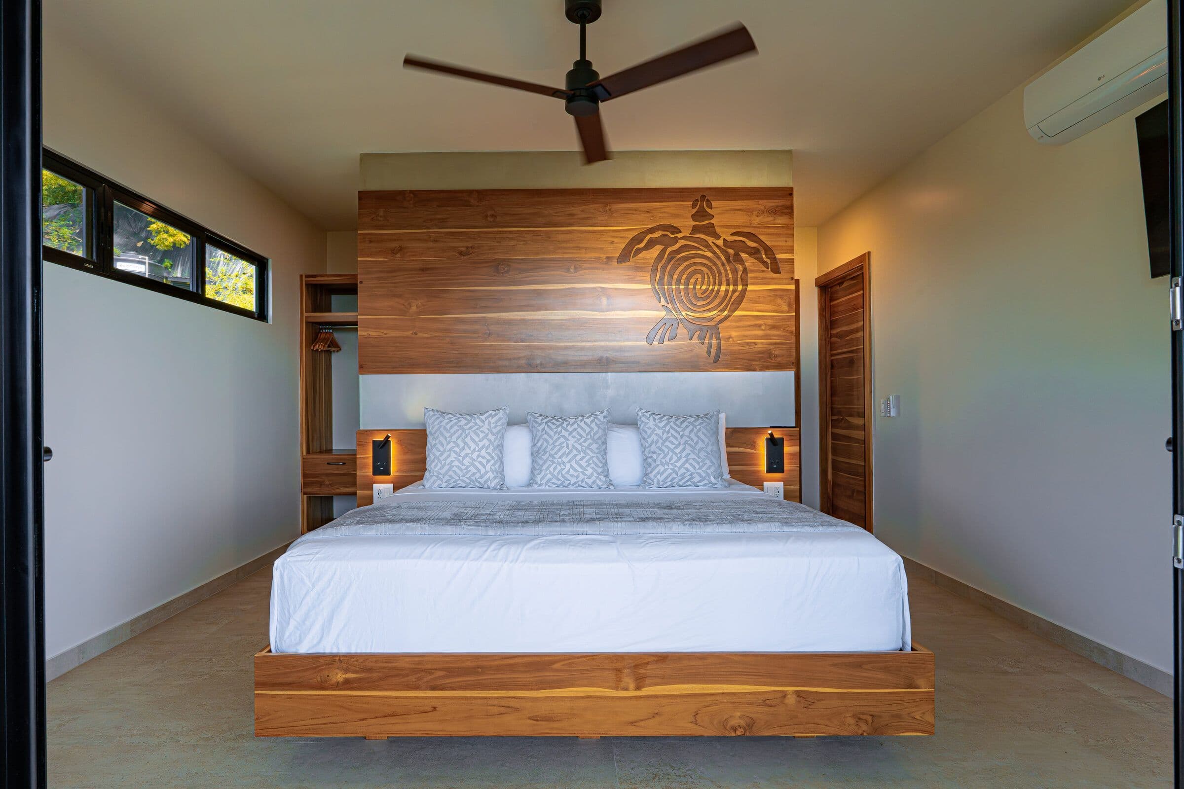 Turtle room with blue tones and ocean view